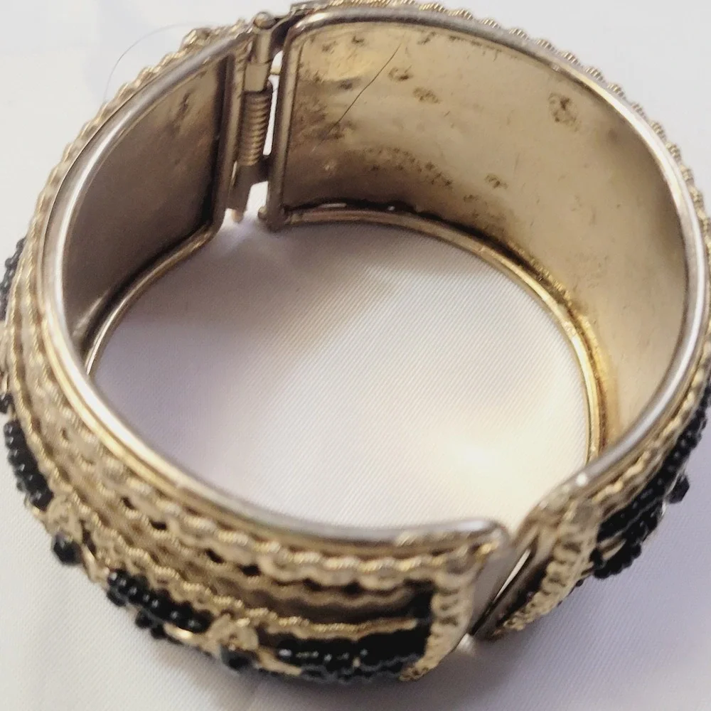 Women's Hinged Cuff Bracelet OS Gold Black Beaded Ornate Statement U13